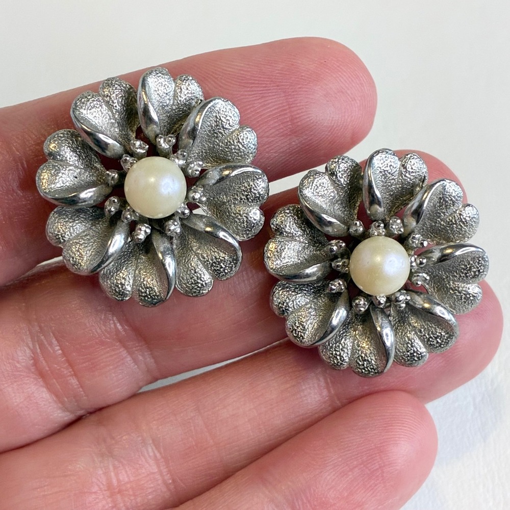 Vintage Clip On Earrings Silver Tone Textured Flower Faux Pearl Estate